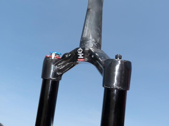 soc2011-dt-swiss-carbon-crown-fork-prototype01