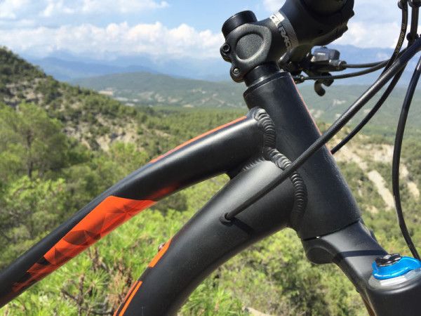 2016-Orbea-Loki-trail-hardtail-275plus-or-29er-mountain-bike05-600x450